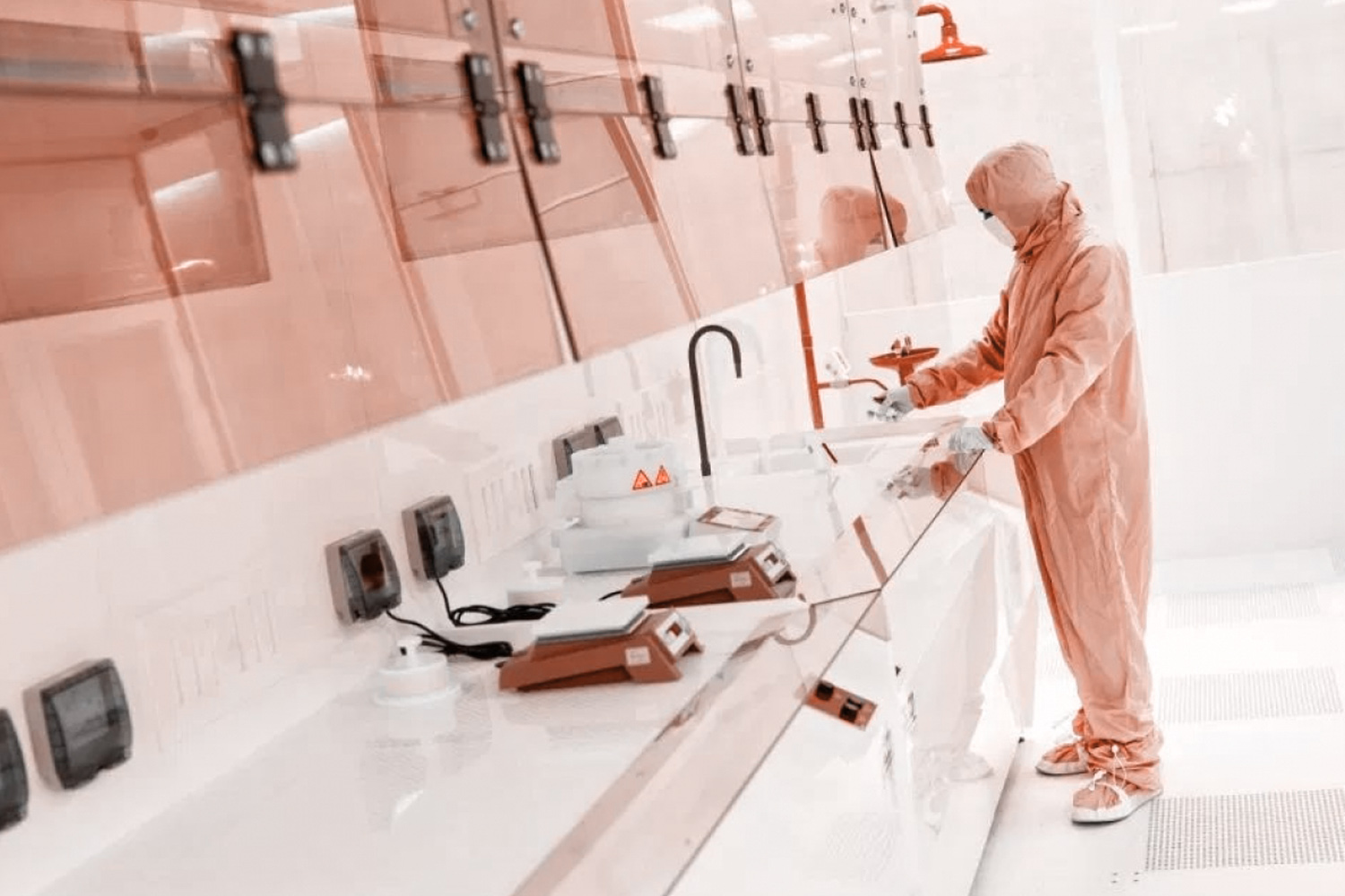 معتبر سازی و ارتقاء GMP ماناک